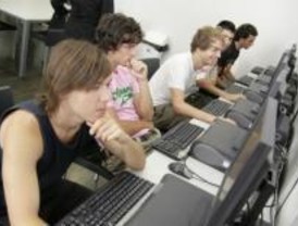 El messenger 'asesor laboral' de UGT recibe en su primera semana 400 agregados