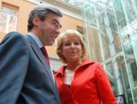 Aguirre intenta 'fichar' a Ángel Acebes para dar un impulso a su Gobierno