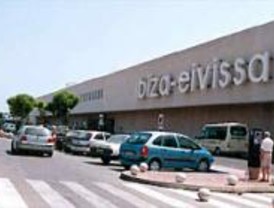 Falso aviso de bomba en el aeropuerto de Ibiza