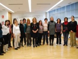 Las alcalaínas aprenden a afrontar la maternidad de forma saludable