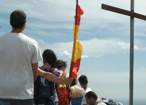 La Comunidad retira dos cruces ilegales en la sierra de Guadarrama