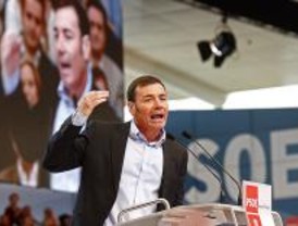 Gómez pide a Rajoy echar a los diputados 'corruptos'