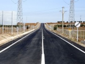 La M-220 abre al tráfico tras ser remodelada con asfalto de alta resistencia
