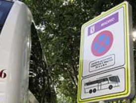 El Ayuntamiento regula las paradas y el aparcamiento de los autocares turísticos