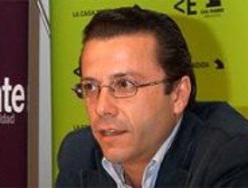 Lasquetty considera 'rayano al desprecio' el trato a los inmigrantes en las comisarias