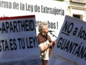 Doscientas personas por los derechos de los inmigrantes