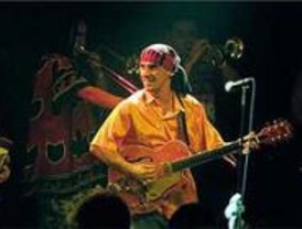 Manu Chao ha compensado a los locutores del metro por usar sus voces sin permiso