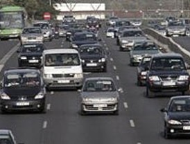 Tráfico lento en la M-40 y accesos a la capital