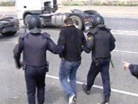 Detenidos 34 camioneros en la A-1