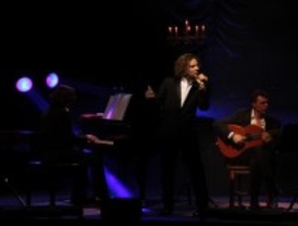 Un Teatro Real rebosante recibe a Bisbal