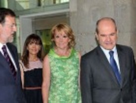 Aguirre promete su cargo como presidenta fijando la creación de empleo como primer objetivo