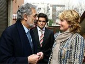 Plácido Domingo dona 200.000 euros para ayudar a las mujeres víctimas de explotación