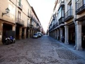 Los bomberos de Alcalá aprenden a actuar en el casco histórico