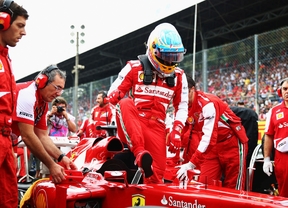 Los cansinos aduladores de Fernando Alonso