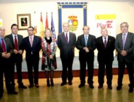 Chaves invita a Aguirre a tomar el Plan E como ejemplo