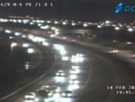 La avería de un camión provoca 8 kilómetros de retenciones en la A6