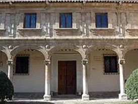 La UAH reduce sus cargos académicos a la mitad
