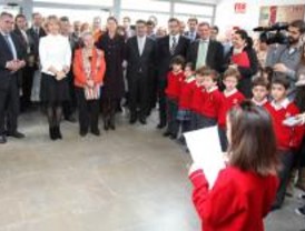 Aguirre inaugura un colegio concertado y destaca la libertad para elegir la educación