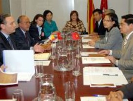 Prada muestra al Gobierno de Vietnam el modelo madrileño de Justicia gratuita