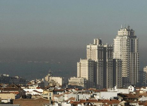 El cielo de Madrid con su característica contaminación