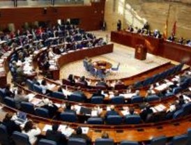 Los diputados madrileños se bajan el sueldo un 2%