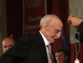 Francisco Ayala celebra su 103 cumpleaños en la Biblioteca Nacional