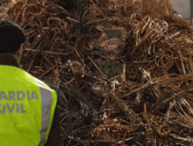 La Guardia Civil detiene a cinco personas que robaban cable de cobre