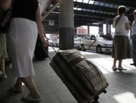 La Guardia Civil interviene cuernos de marfil y antílope en un vuelo de Sudáfrica