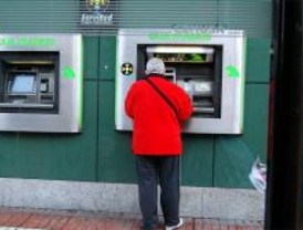 Izquierda Unida se querella contra los 'aguirristas' de Caja Madrid