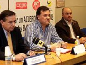 Los funcionarios se manifiestan para mejorar sus condiciones laborales