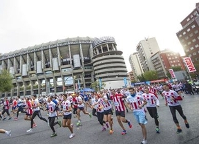 Los corredores madridistas se hacen con el Derbi de las Aficiones, una carrera en la que han participado 10.000 personas