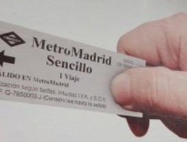 Transportes estudia poner publicidad en los billetes de Metro