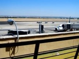 El Defensor del Pueblo informará sobre el ruido de Barajas