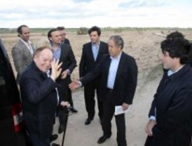 La decisión sobre Eurovegas se aplaza un mes más