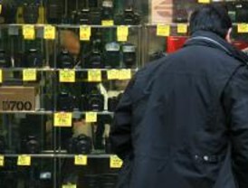 Madrid se llena de gente a pesar de la crisis para las rebajas