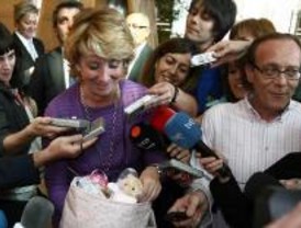 Esperanza Aguirre ya es abuela