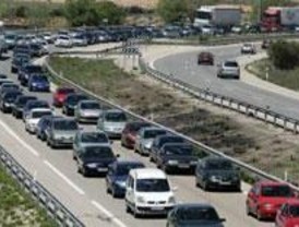 Un accidente en la A-1 provoca retenciones a la altura de Lozoyuela