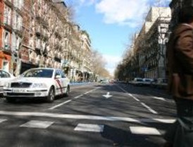 El peatón gana espacio a costa del aparcamiento en Serrano