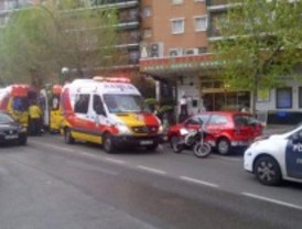 Herido grave un joven motorista en Aluche