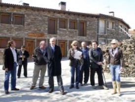 La Comunidad remodela varias zonas de El Atazar