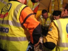 Fallece tras chocar contra un coche de Policía