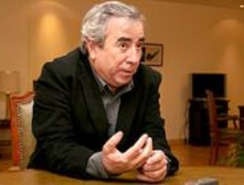 El alcalde de Alcorcón acusa a la Comunidad de desmantelar la educación pública