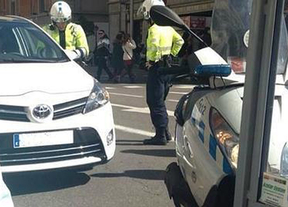 Policía multan a Esperanza Aguirre en Gran Vía.