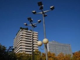 Sorprendidos robando cables de farolas en Coslada