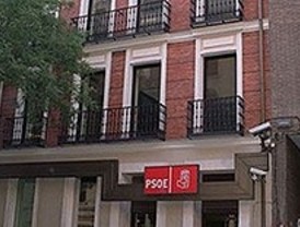 Apedrean tres coches de la caravana electoral del PSOE
