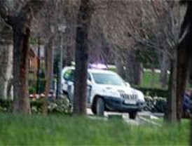 El viento obliga a desalojar el Retiro
