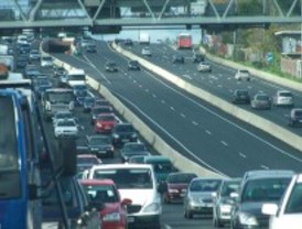 La A-42 registra 10 kilómetros de atascos