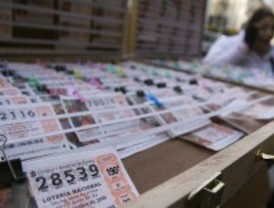 Roban más de 30.000 euros en lotería en una administración de Tetuán y golpean al dueño