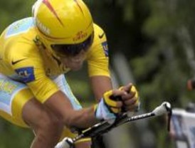 Contador revienta la 'crono' del Tour