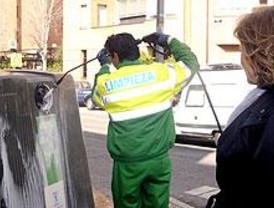 92 operarios y 60 máquinas harán limpieza general en Ciudad Lineal